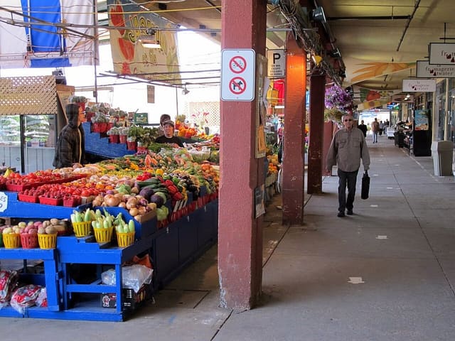 صورة من Marché Atwater: منتجات موسمية وسوق تاريخي، ٥ من ١٥