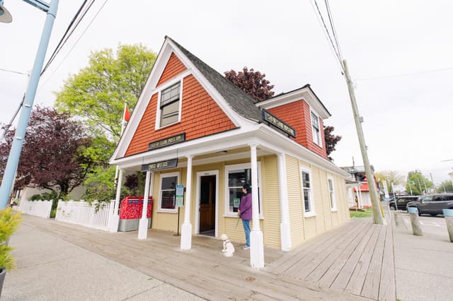 صورة من Steveston Museum & Post Office: قصص القرية والمجتمع الياباني الكندي، ١ من ١