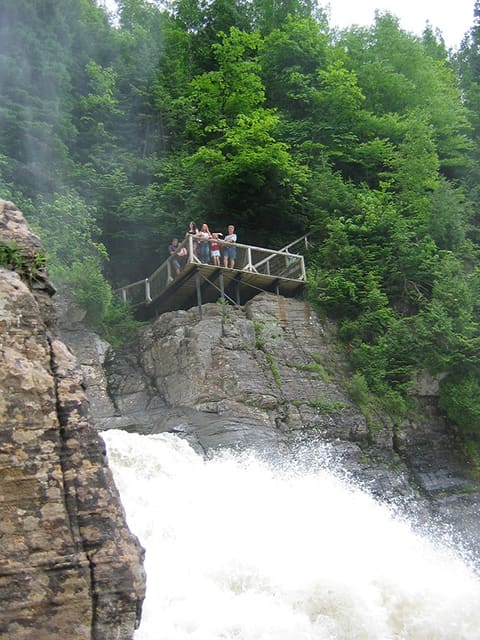 صورة من Canyon Sainte-Anne: شلال ٧٤ متراً وجسور معلّقة، ٣ من ١٧