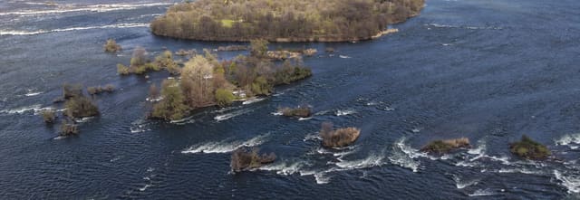 صورة من Saute-Moutons: رحلة بالقارب النفّاث إلى rapides de Lachine، ٦ من ١٢