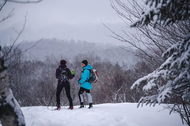 صورة من Mont Loup-Garou: مسارات وإطلالات على البحيرات، ٧ من ٨