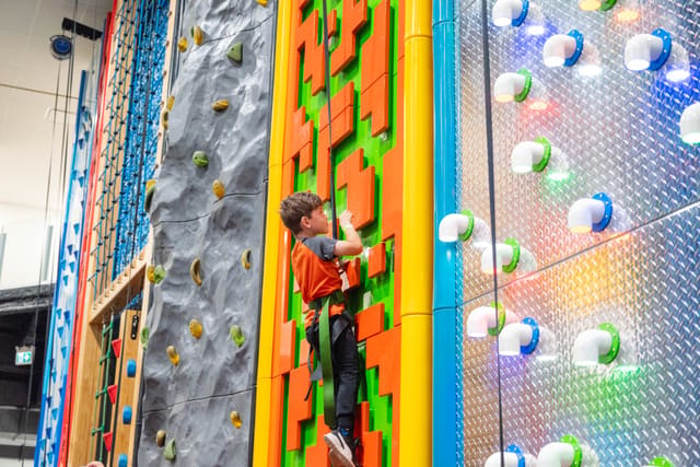 صورة من Clip ’n Climb Brossard: تسلق داخلي للأطفال والكبار، ٢ من ١٨