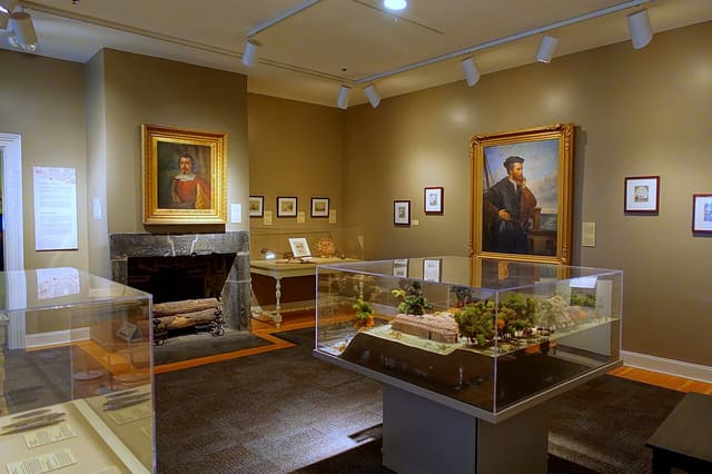 صورة من Château Ramezay: تاريخ مونتريال وحديقة الحاكم، ٦ من ١٥