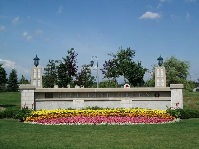صورة من Richmond Green Park: حدائق ومسار تراثي في Richmond Hill، ٥ من ٩