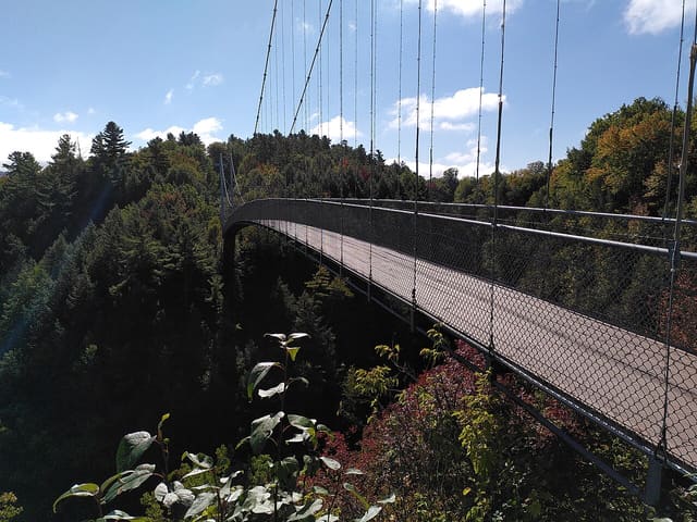 صورة من Gorge de Coaticook: جسر معلق ومسارات مشي، ٢ من ١٥