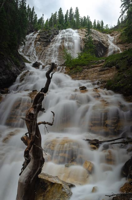 صورة من Grassi Lakes: بحيرات فيروزية فوق Canmore، ٣ من ٢٥