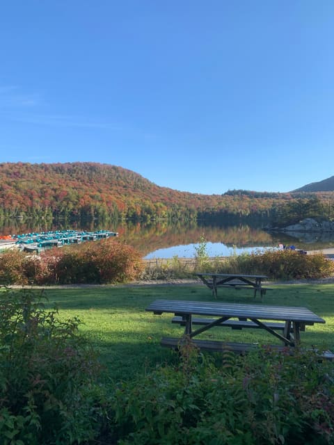 صورة من Parc national du Mont-Orford: قمم وشواطئ بحيرات ومسارات ثلجية، ٨ من ١٩