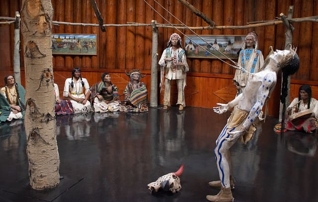 صورة من Buffalo Nations Museum: فنون وحياة الشعوب الأصلية، ٤ من ١٥