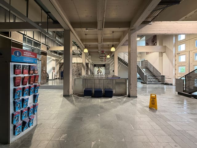 صورة من Marché Bonsecours: السوق التاريخي ذو القبة الفضية، ٨ من ١٨