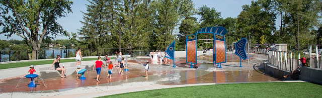 صورة من Lake Wilcox Park: ممشى وحدائق على البحيرة، ٥ من ٧