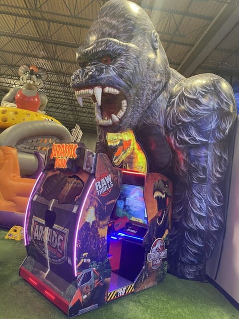 صورة من Big Fun Inflatable Park: ألعاب نفخ ومسارات تحدٍّ، ٢ من ٢٥