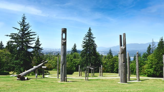 صورة من Burnaby Mountain Conservation Area: إطلالات على الخليج ومسارات الجبل، ١ من ١