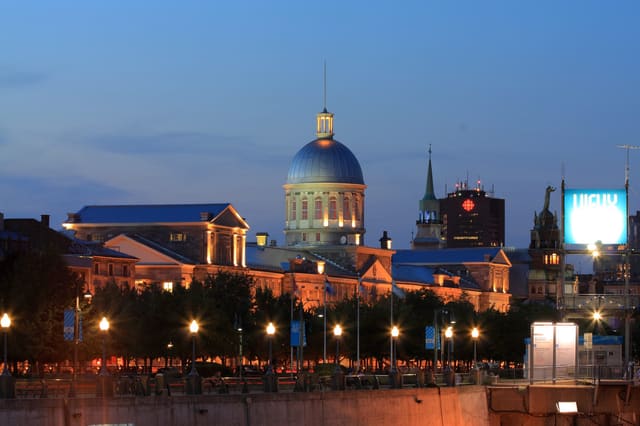 صورة من Marché Bonsecours: السوق التاريخي ذو القبة الفضية، ٦ من ١٨