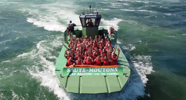 صورة من Saute-Moutons: رحلة بالقارب النفّاث إلى rapides de Lachine، ١ من ١٢