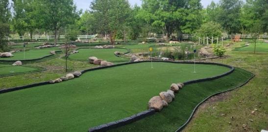 صورة من Crickle Creek: ميني غولف وألعاب خارجية، ١ من ١