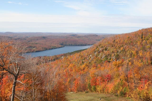 صورة من Mont-Tremblant: قرية المشاة والتلفريك إلى القمة، ٦ من ٢٢