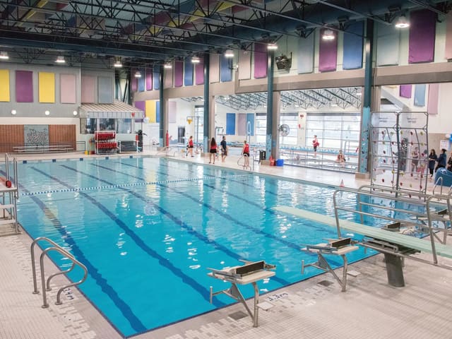 صورة من Strathmore Aquatic Centre: مسبح وزحليقة للأطفال، ٥ من ١٠