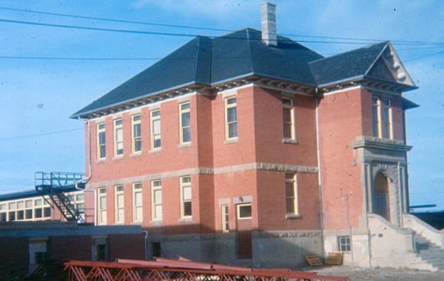 صورة من Okotoks Museum and Archives: تاريخ البلدة في منزل قديم، ٥ من ٥