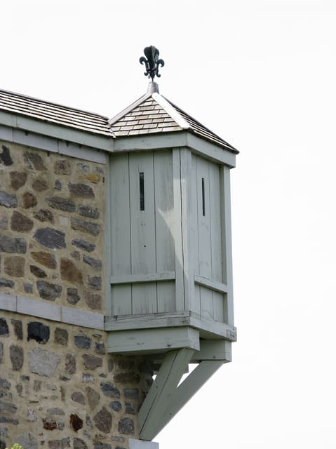 صورة من Fort Chambly: قلعة وتاريخ على نهر Richelieu، ٤ من ٢٢