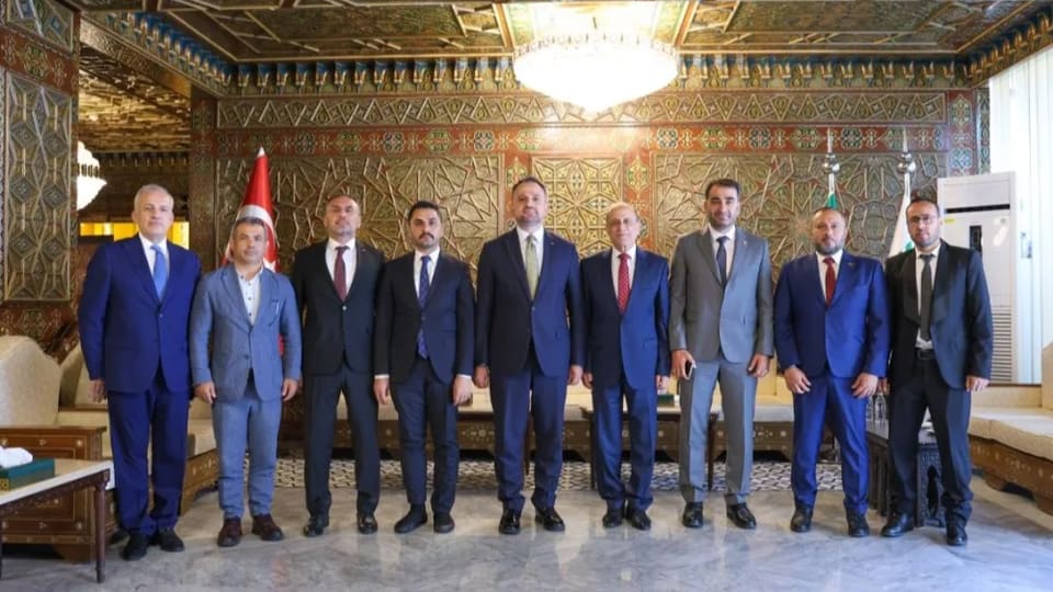 وفد رسمي من وزارة الشباب والرياضة التركية يصل إلى دمشق