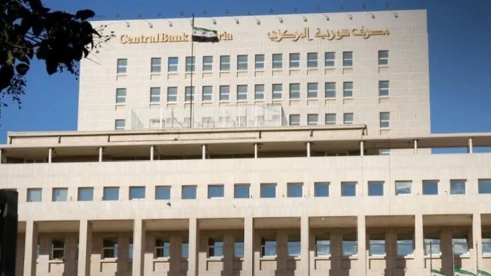 حاكم مصرف سوريا المركزي ينفي وجود وسيط تركي لتشغيل فيزا