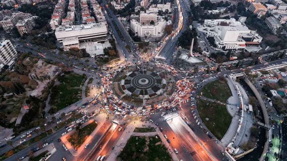 تحليل: رفع سوريا من قائمة الدول الراعية للإرهاب اختبار للثقة والاستثمار