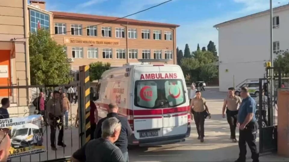 إصابة 11 طالباً بإطلاق نار قرب مدرسة ثانوية في غرب تركيا وتوقيف المشتبه به