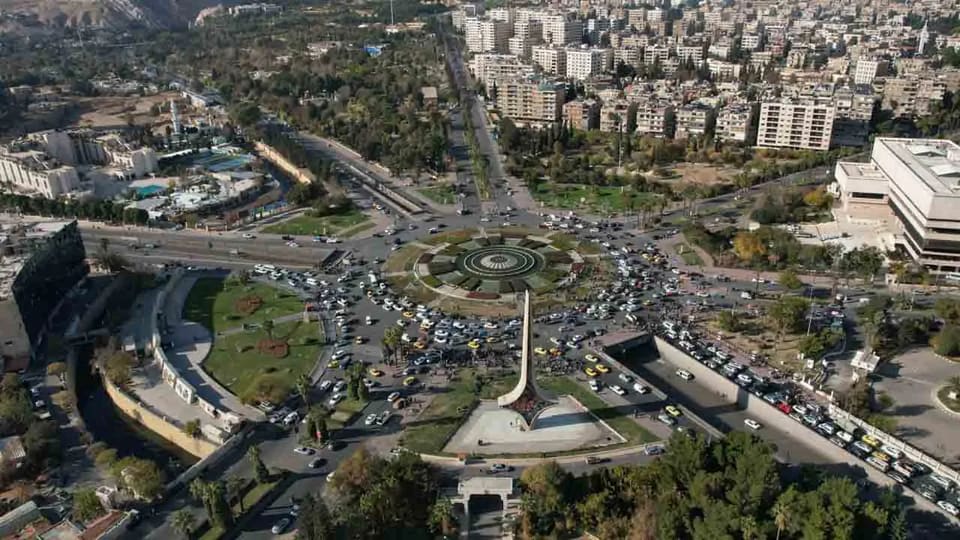 السيف الدمشقي من منصة أعلام إلى رمز بصري للعاصمة